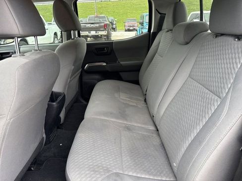 Used 2022 Toyota Tacoma SR5 w/ SR5 Appearance Package (SM) RWD image 6