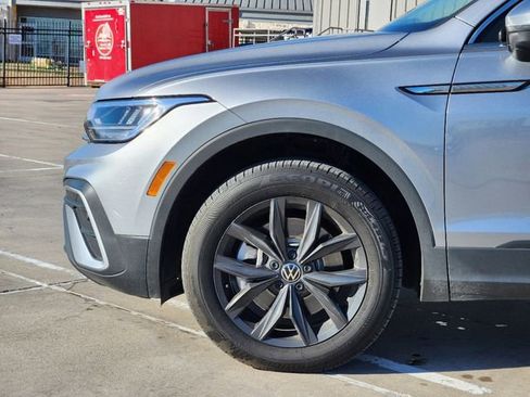 New 2024 Volkswagen Tiguan SE FWD image 6