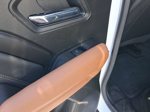 Used 2025 GMC Canyon AT4 AWD/4WD image 10