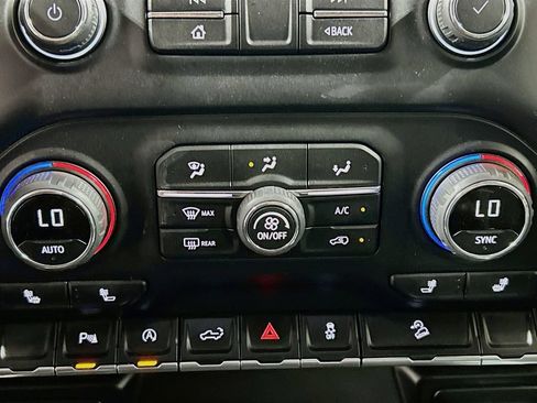 Used 2022 Chevrolet Silverado 1500 RST AWD/4WD image 13