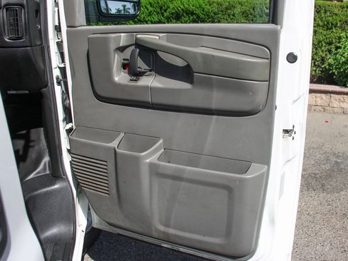 Used 2012 Chevrolet Express 2500 w/ Power Package image 33