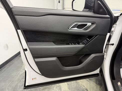 Used 2023 Land Rover Range Rover Velar R-Dynamic S image 10