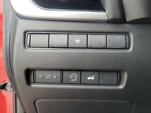 Used 2024 Nissan Rogue SL FWD image 26
