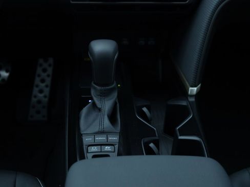 Used 2025 Toyota Camry SE image 24