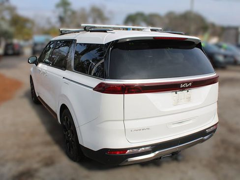 Certified 2023 Kia Carnival SX image 17