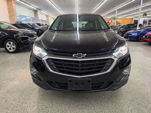 Used 2019 Chevrolet Equinox LS FWD image 2