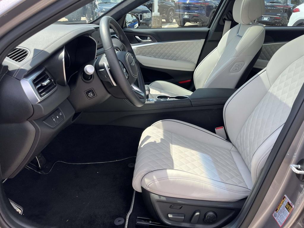 Used 2025 Genesis G70 3.3T Advanced w/ Sport Prestige Package RWD image 14