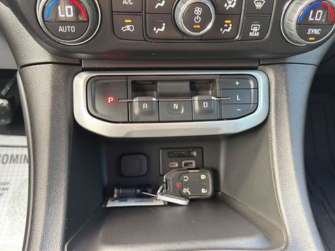 Certified 2023 GMC Acadia SLT w/ Elevation Edition AWD/4WD image 16