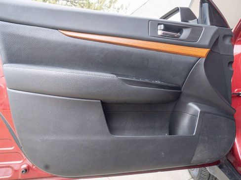 Used 2013 Subaru Outback 2.5i Limited w/ Moonroof Pkg image 7