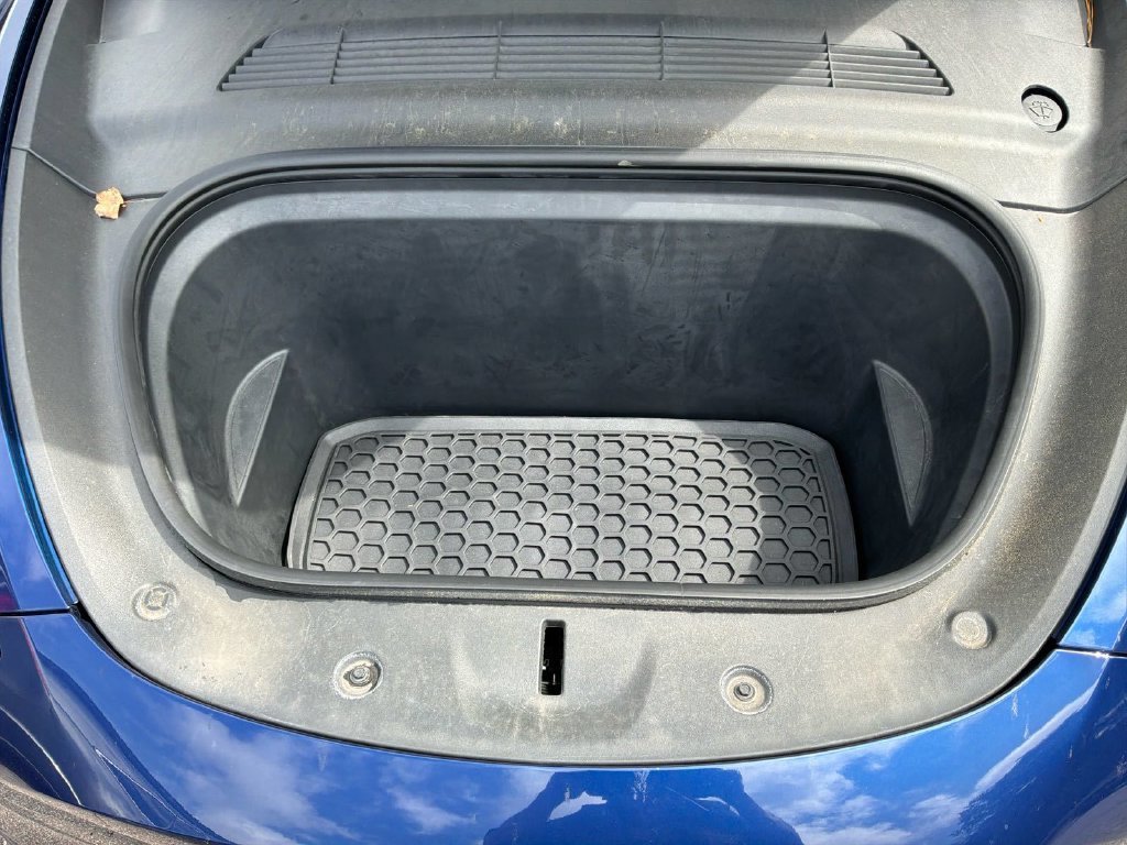 Used 2022 Tesla Model Y Long Range AWD/4WD image 4