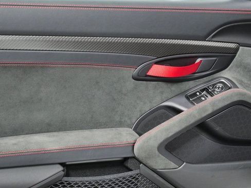 Certified 2025 Porsche 718 Cayman GT4 RS RWD image 6