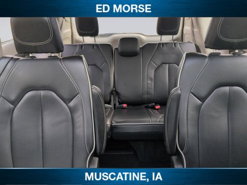 Used 2023 Chrysler Pacifica Limited FWD image 13
