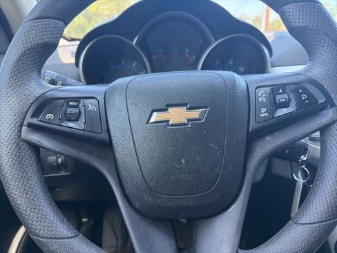Used 2016 Chevrolet Cruze LT FWD image 10