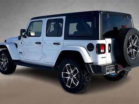 Used 2024 Jeep Wrangler Unlimited w/ Convenience Group image 11