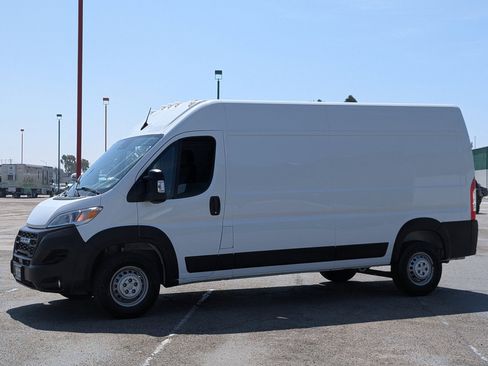 Used 2024 RAM ProMaster 2500 w/ Safety Group image 3