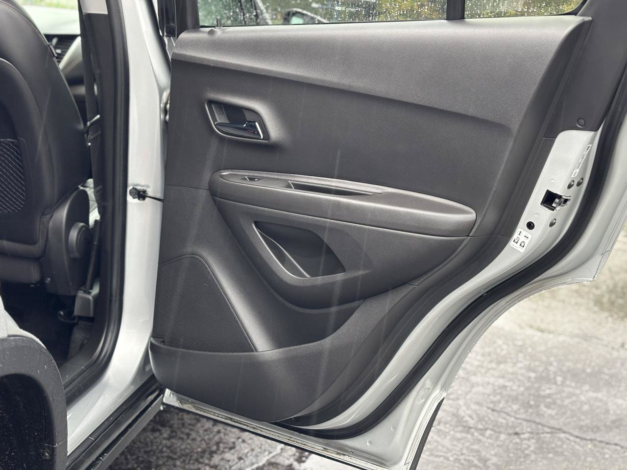 Used 2019 Chevrolet Trax LT w/ LT Convenience Package FWD image 37