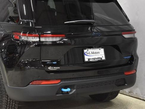 New 2025 Jeep Grand Cherokee Trailhawk w/ Advanced Protech Group II image 9