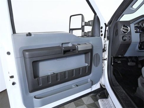 Used 2015 Ford F350 XLT image 17