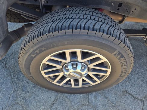 Used 2017 Ford F250 Lariat w/ Lariat Ultimate Package image 32