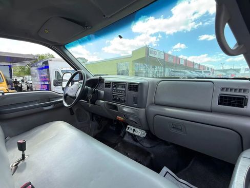 Used 2000 Ford F550 2WD Regular Cab Super Duty image 25