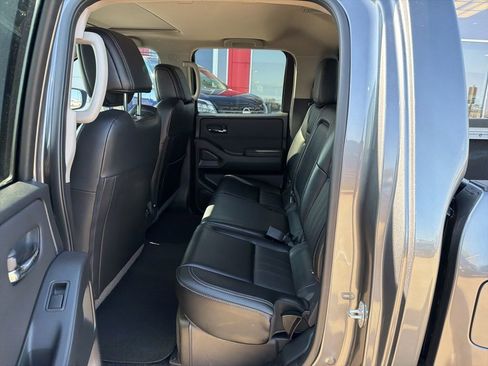 Used 2024 Nissan Frontier SL image 15