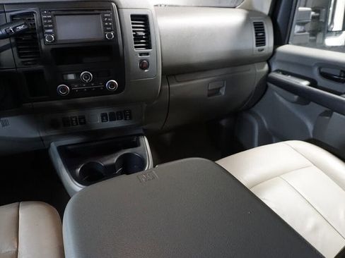 Used 2019 Nissan NV 3500 SL RWD image 14
