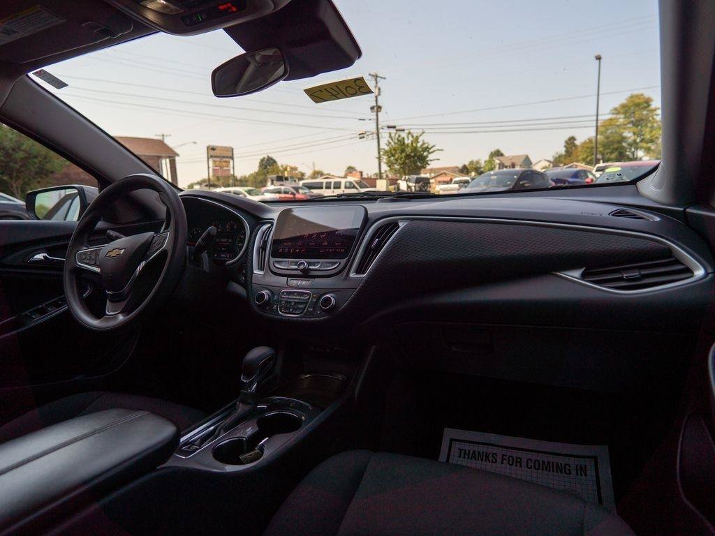 Used 2024 Chevrolet Malibu LT FWD image 14