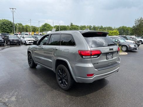 Used 2022 Jeep Grand Cherokee Laredo X AWD/4WD image 6
