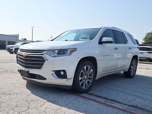 Used 2018 Chevrolet Traverse Premier w/ Driver Confidence II Package FWD image 3