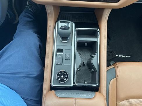 Used 2024 Nissan Pathfinder Platinum w/ Black Appearance Package image 14