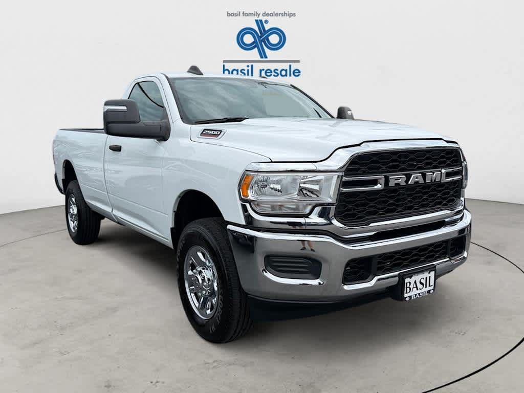 Used 2024 RAM 2500 Tradesman w/ Chrome Appearance Group AWD/4WD image 12