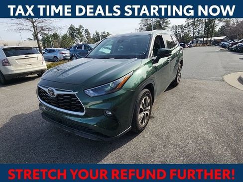 Used 2024 Toyota Highlander XLE image 4