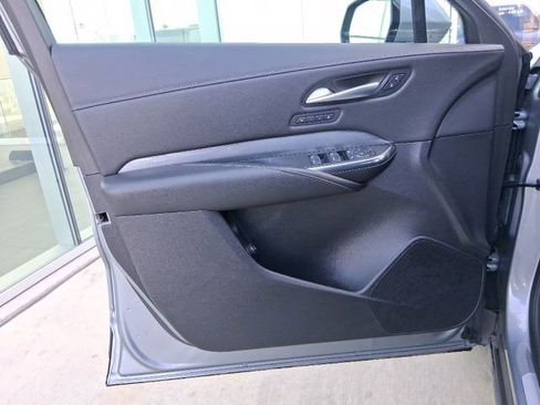 Used 2025 Cadillac XT4 Premium Luxury image 17