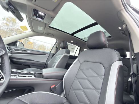 New 2026 Volkswagen Atlas Peak Edition image 15