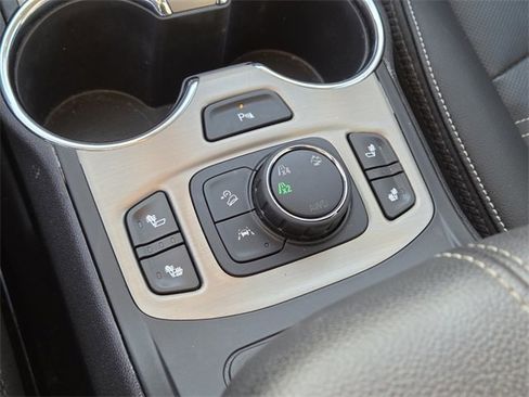 Used 2023 GMC Terrain Denali image 24