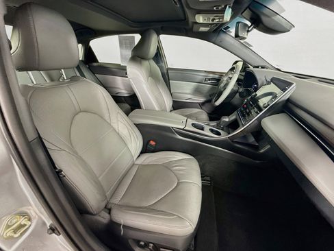 Used 2020 Toyota Avalon Limited w/ Advanced Safety Package FWD image 36