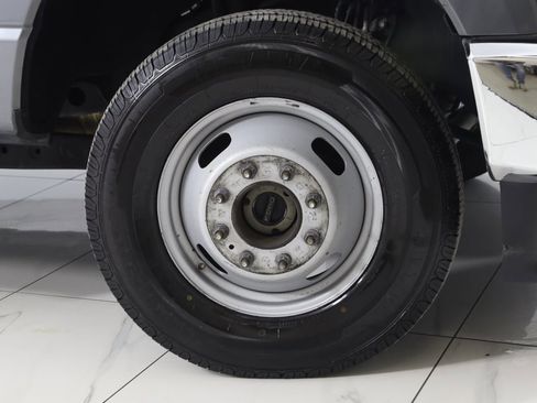 Used 2023 Ford F350 XLT image 12