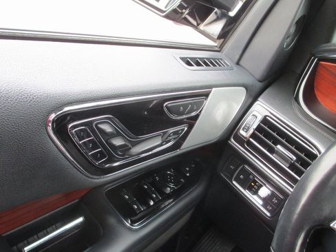 Used 2023 Lincoln Navigator Reserve w/ Equipment Group 201A image 29