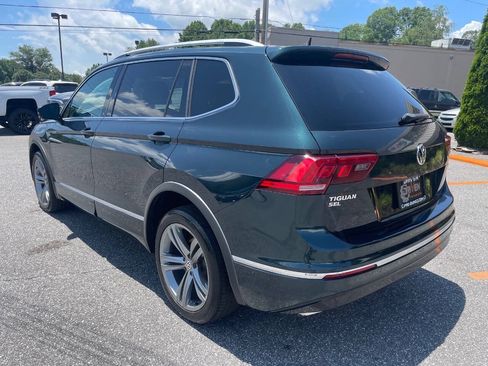Used 2018 Volkswagen Tiguan SEL w/ R-Line Package FWD image 11
