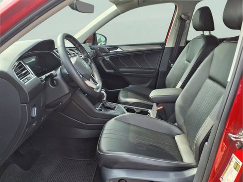 Used 2024 Volkswagen Tiguan SE w/ MDO Package, Three-Row image 12