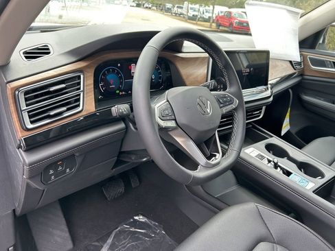 New 2026 Volkswagen Atlas SE FWD image 22