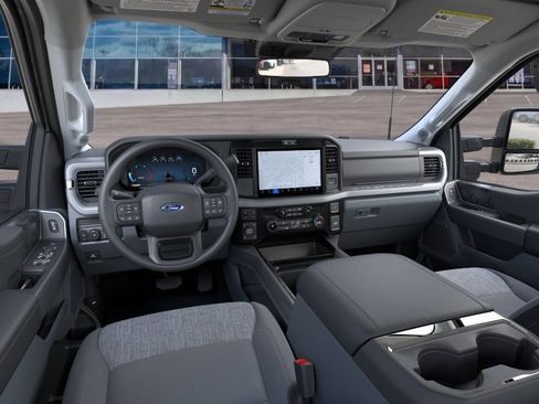 New 2026 Ford F250 XLT w/ XLT Premium Package AWD/4WD image 9
