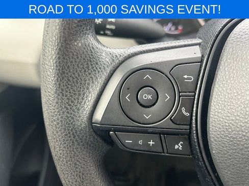 Used 2020 Toyota Corolla LE image 30