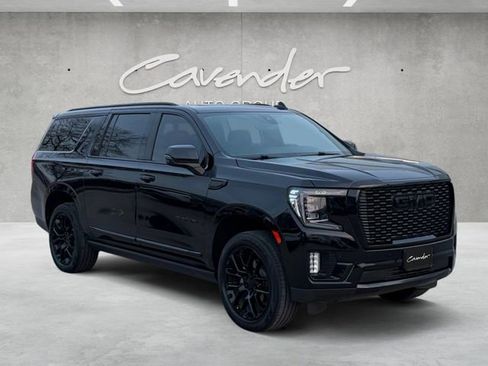 Used 2022 GMC Yukon XL Denali w/ Advanced Technology Package image 2