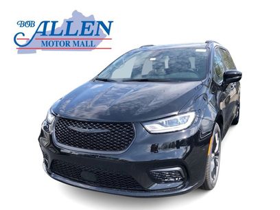 New 2026 Chrysler Pacifica Select