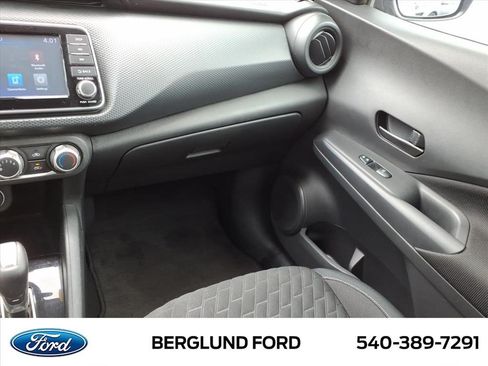 Used 2021 Nissan Kicks S FWD image 30