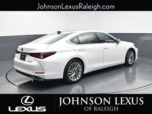Used 2019 Lexus ES 350 Ultra Luxury w/ Accessory Package FWD image 9