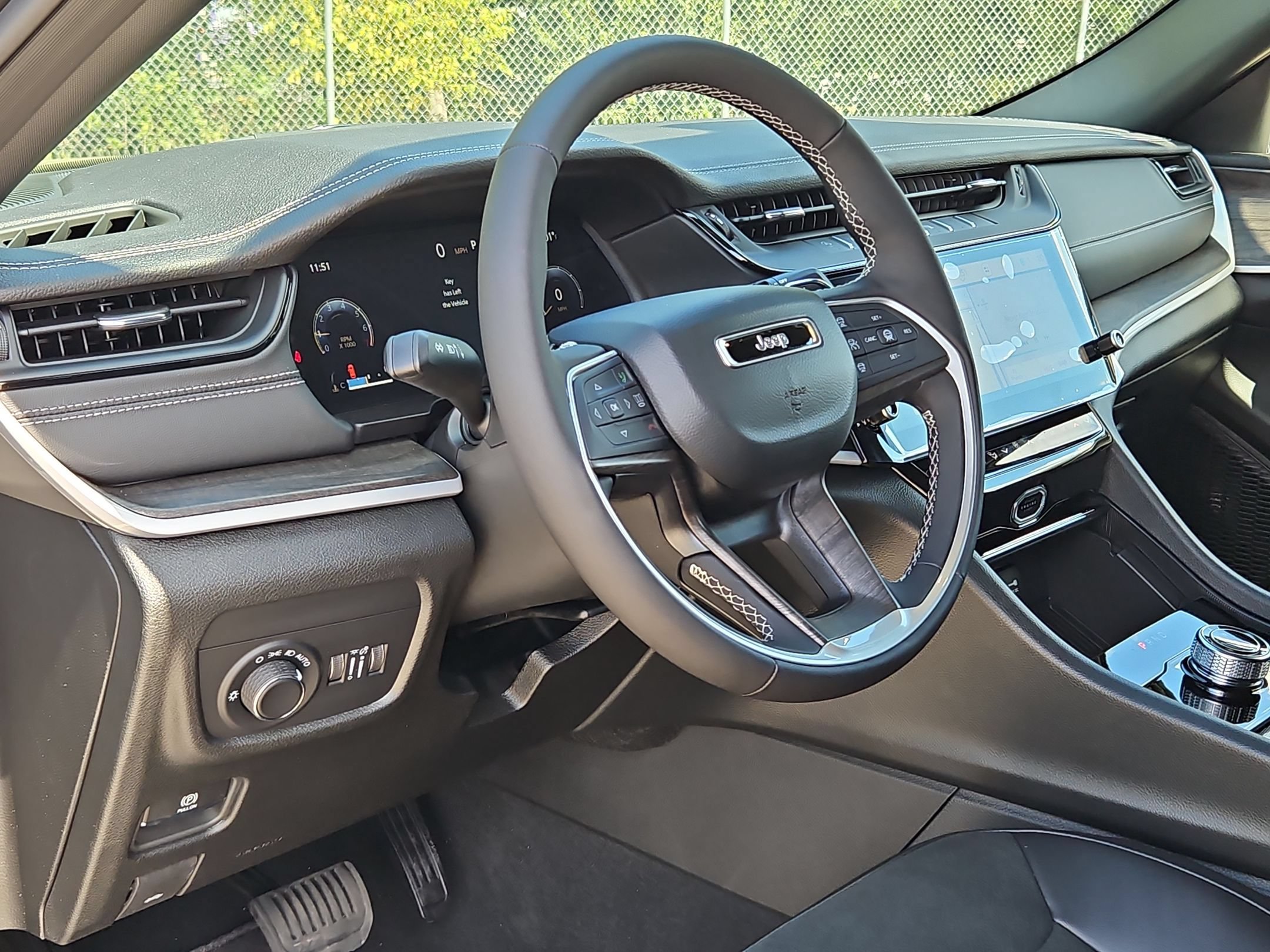 New 2026 Jeep Grand Cherokee Altitude RWD image 10