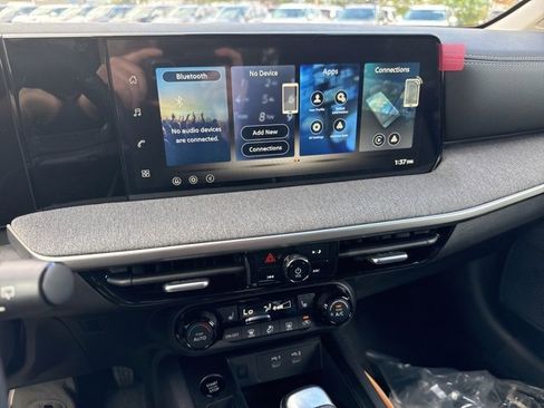 New 2026 Nissan Kicks SV w/ SV Premium Package image 14