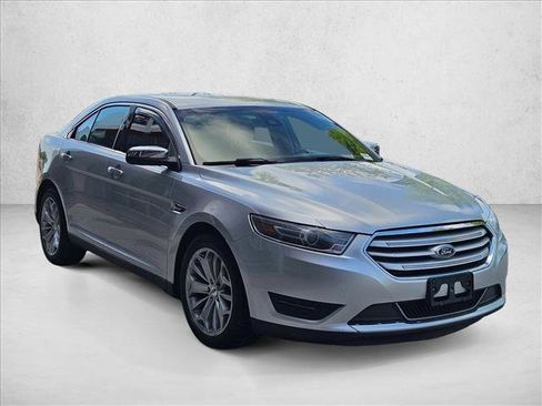 Used 2017 Ford Taurus Limited FWD image 3